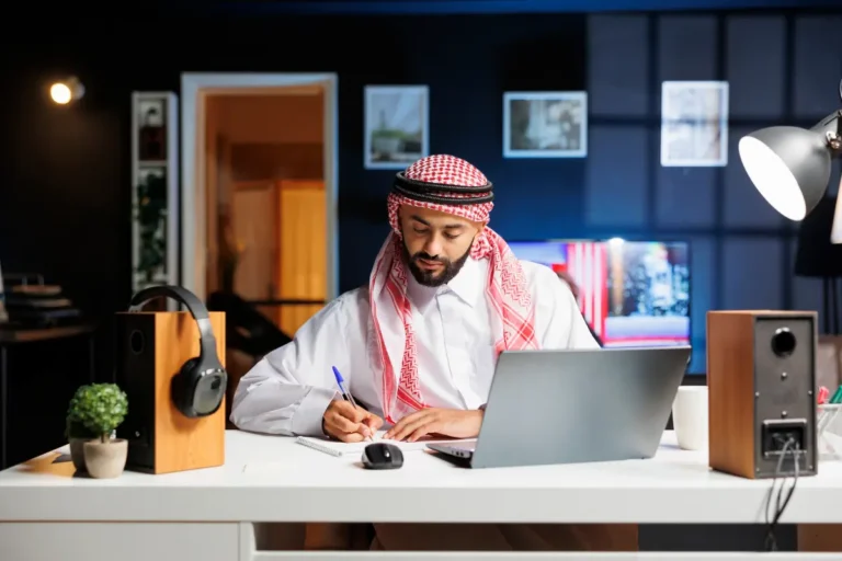 UAE Freelancer Rules Tighten as Professionals Demand Oversight