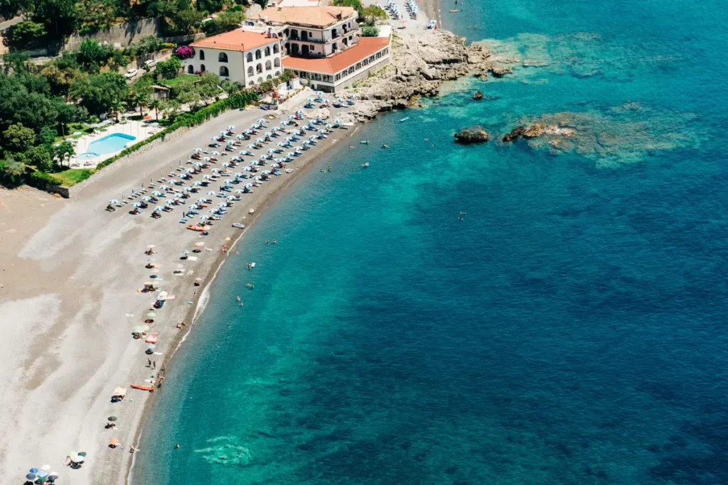 30 Fully Redeemable Pool Passes In Dubai To Put On Your Radar