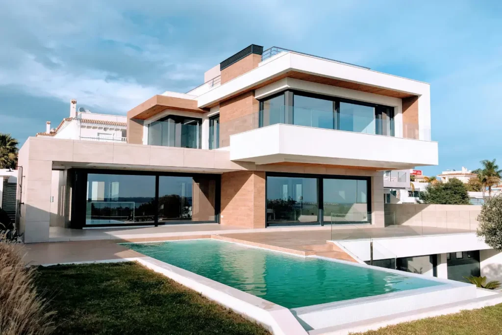 Dubai Real-Estate Market Transforms as Small Developers Battle Industry Giants