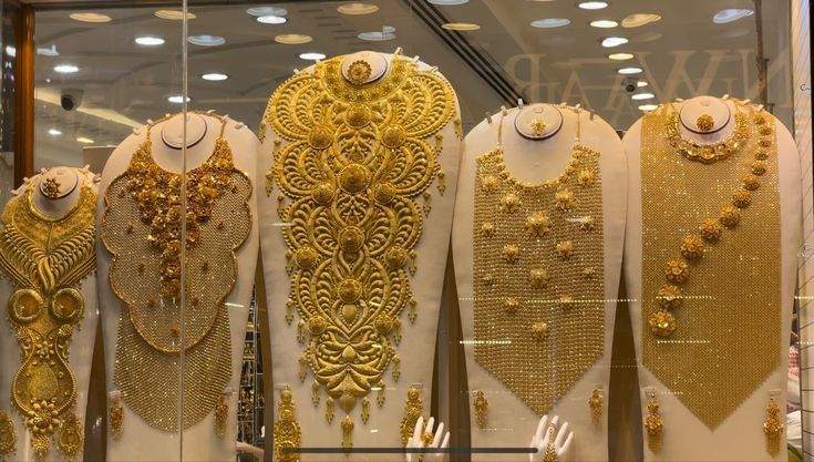 Dubai Gold Shopping Guide: Get the Best Deals and Avoid Scams in the City of Gold 2 Dubai Gold Shopping Guide: Get the Best Deals and Avoid Scams in the City of Gold