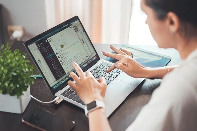 Why Young Employees Are Changing Jobs in UAE Faster Than Ever? 3 Why Young Employees Are Changing Jobs in UAE Faster Than Ever?
