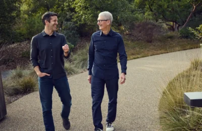 Tim Cook walkig in apple headquater