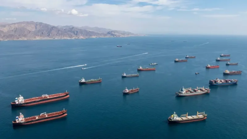 Trump Pauses US Ship Escorts in Hormuz