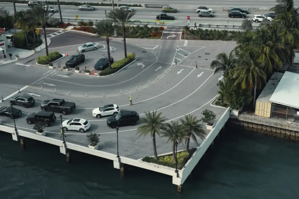 Dubai New Traffic Plan to cut traffic congestion and impose fines of Dh200,000 on offenders