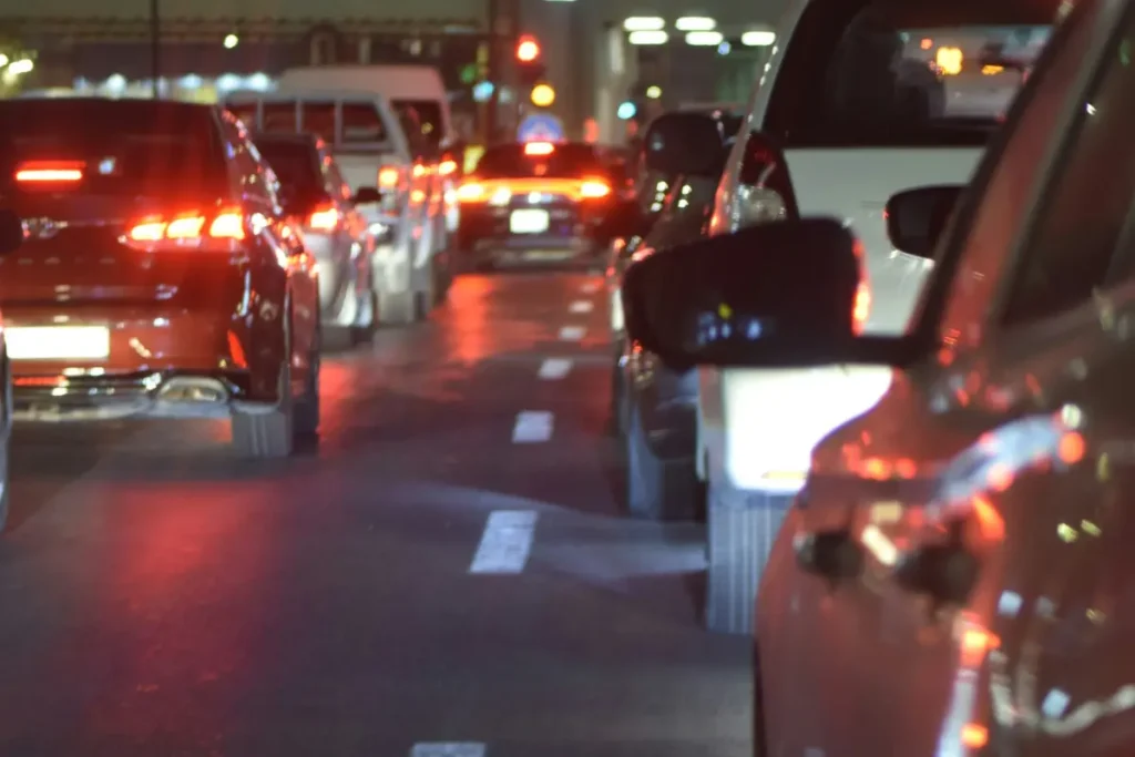 Dubai New Traffic Plan to cut traffic congestion and impose fines of Dh200,000 on offenders