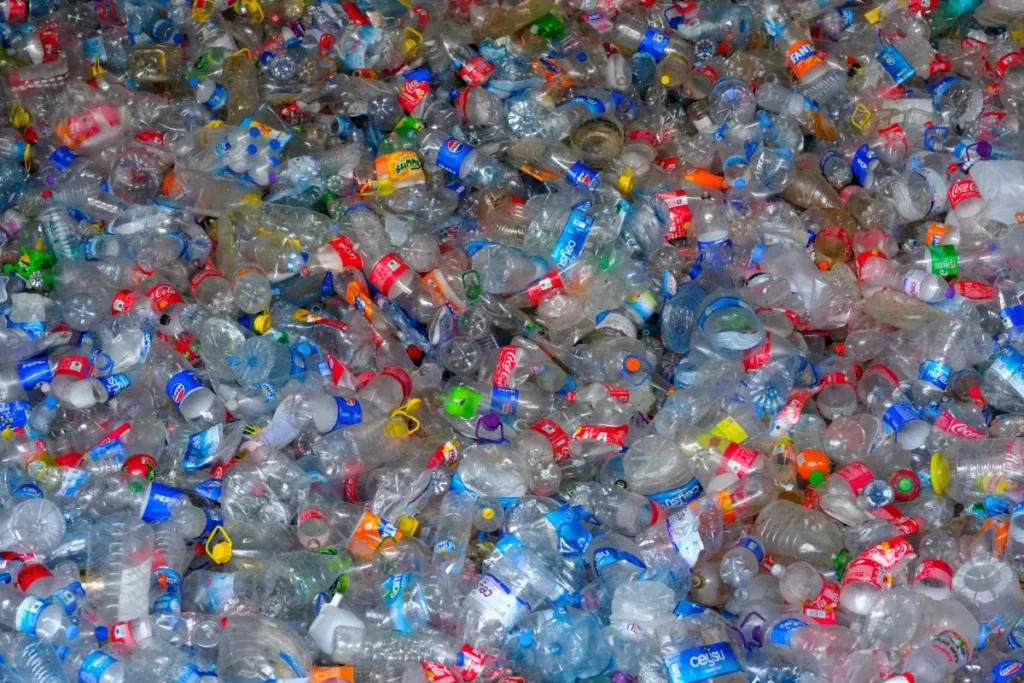 Plastic Ban in Dubai 2026 Aligns With UAE Sustainability Vision