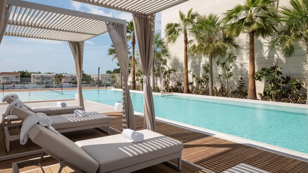 f Best Dubai hotels with private pools.