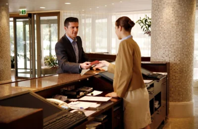 no guests must be evicted, Dubai orders