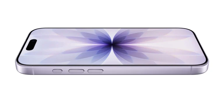 iPhone 17 Available in Stores as UAE Buyers Rush to Grab New Model