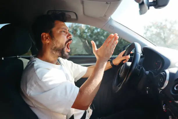 Most Annoying Driving Habits in Dubai