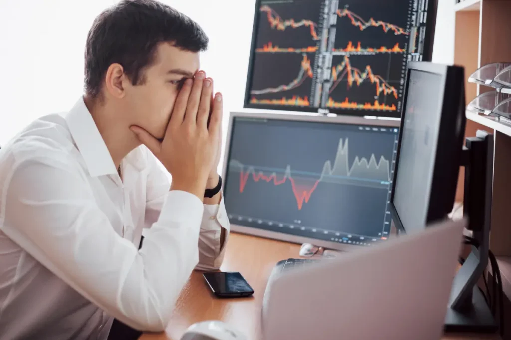 Stock Market Crash Hits Wall Street- What Investors Must Know?