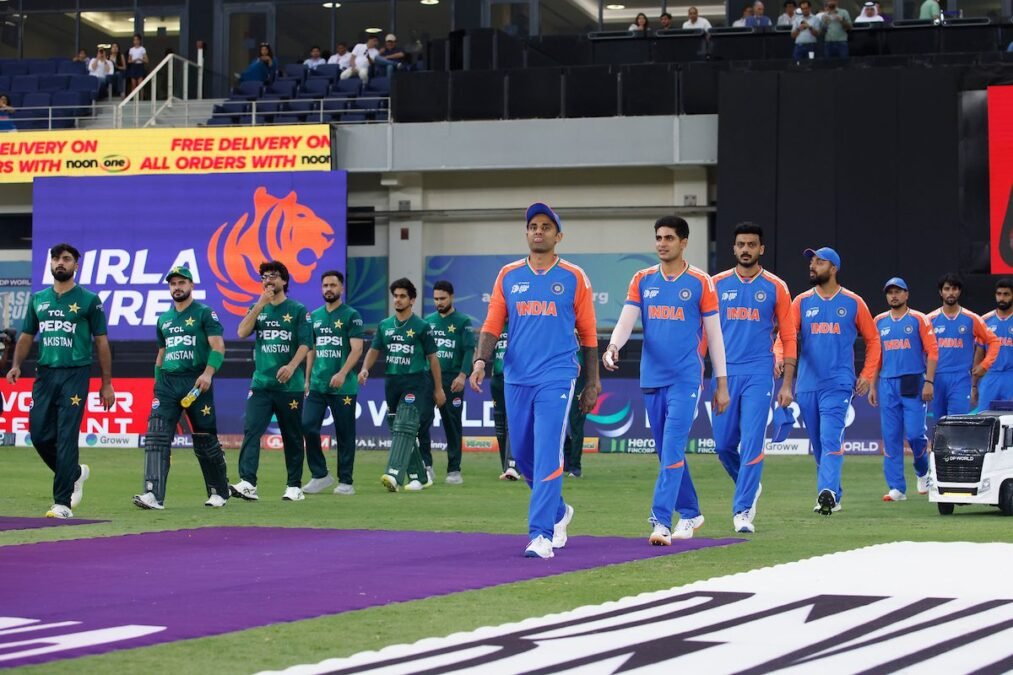 India vs pakistan live score asia cup 2025 final match times of dubai
