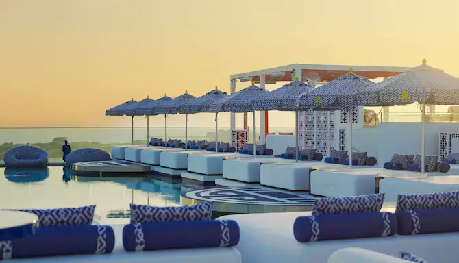 Affordable Night Swimming Pools in Dubai: Evening Escapes That Won’t Break the Bank
