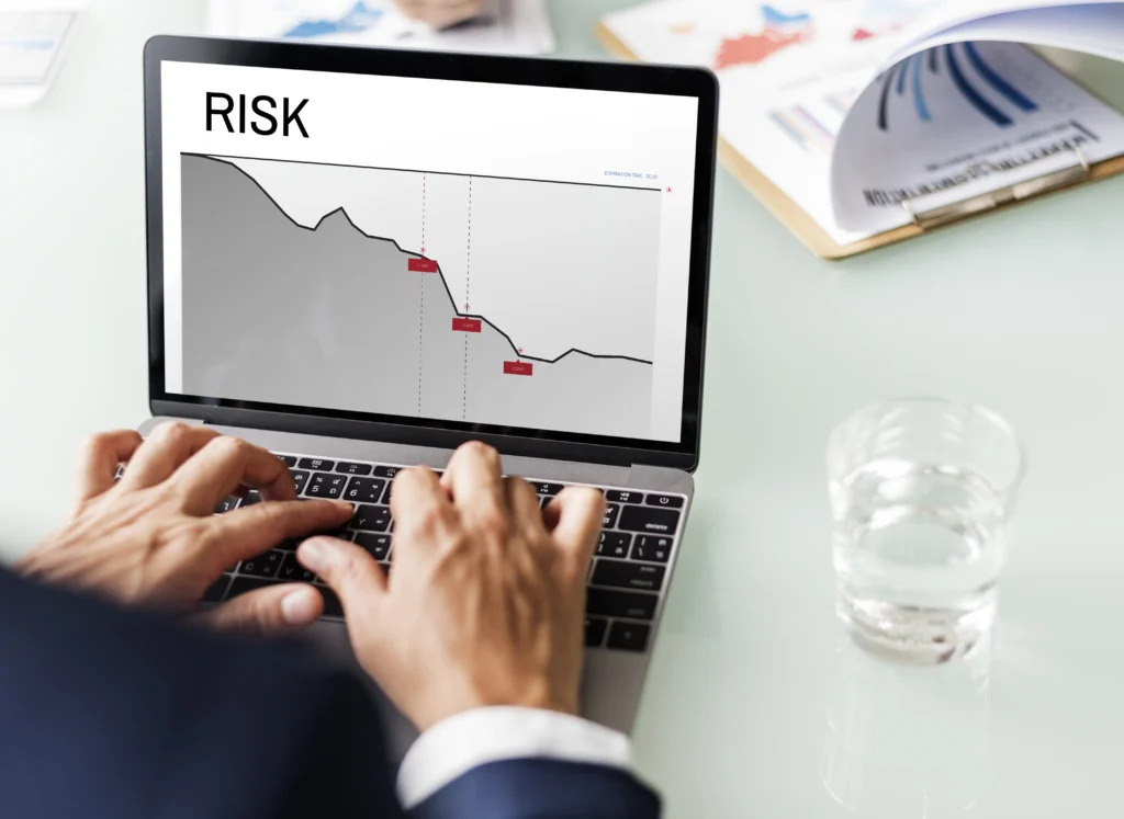Credit Card Risks in UAE: Benefit or Burden for UAE Residents?