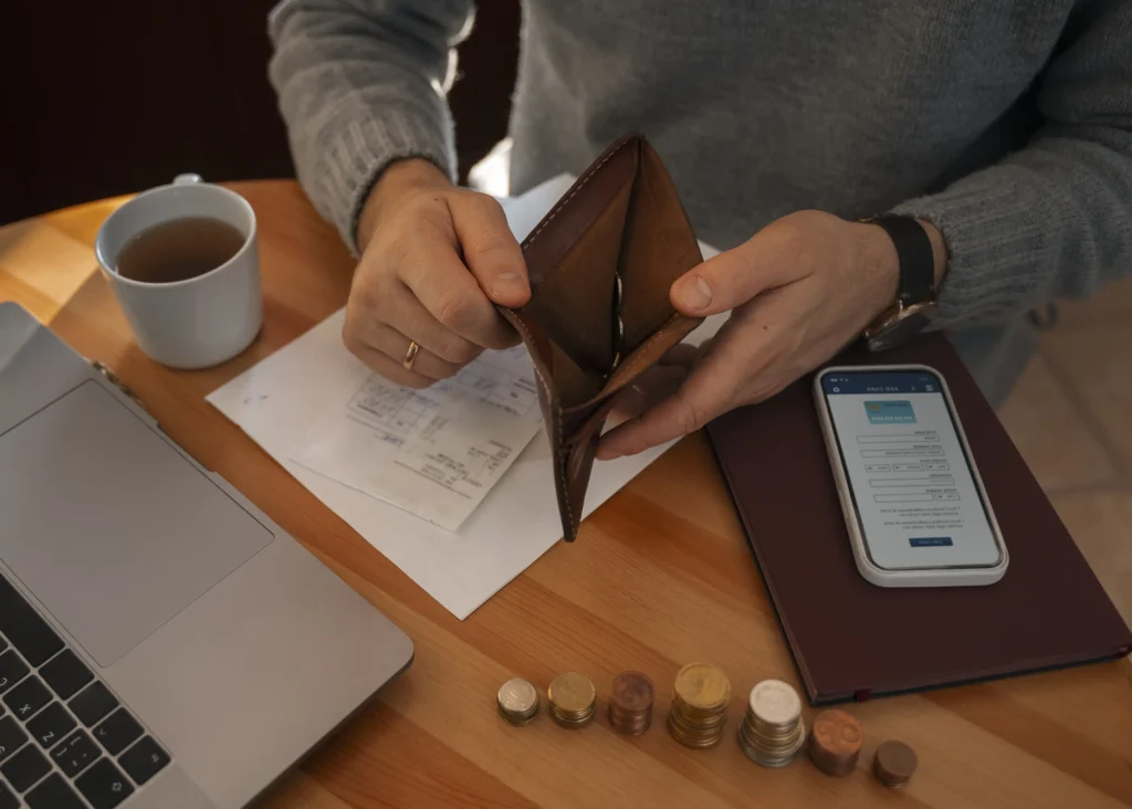 How to Effortlessly Manage UAE Loan Repayment When Retiring Abroad
