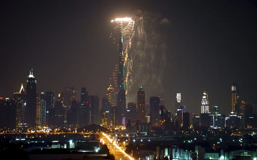 8 Day New Year Eve in UAE Ultimate Dubai Burj Khalifa Celebration Led by Shah Rukh Khan