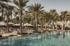 Affordable Night Swimming Pools in Dubai: Evening Escapes That Won’t Break the Bank
