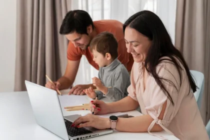 UAE Flexible Work Hours for Parents: Relief for Families