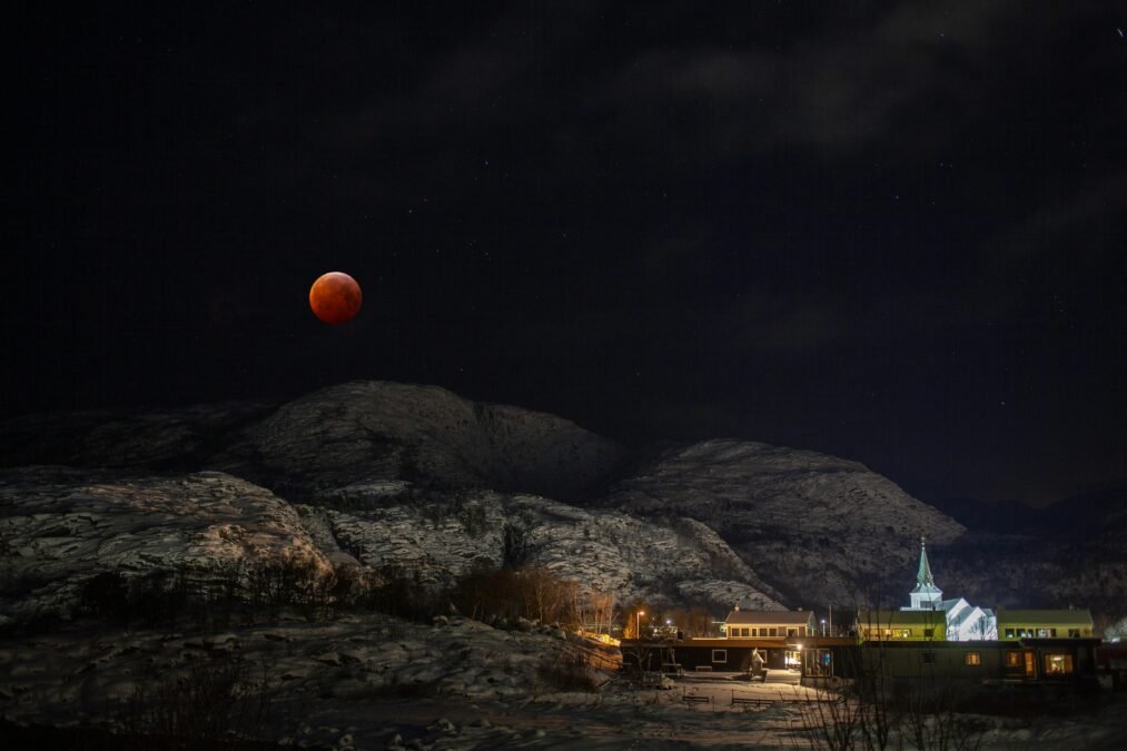 Total lunar eclipse 2025 times of dubai
